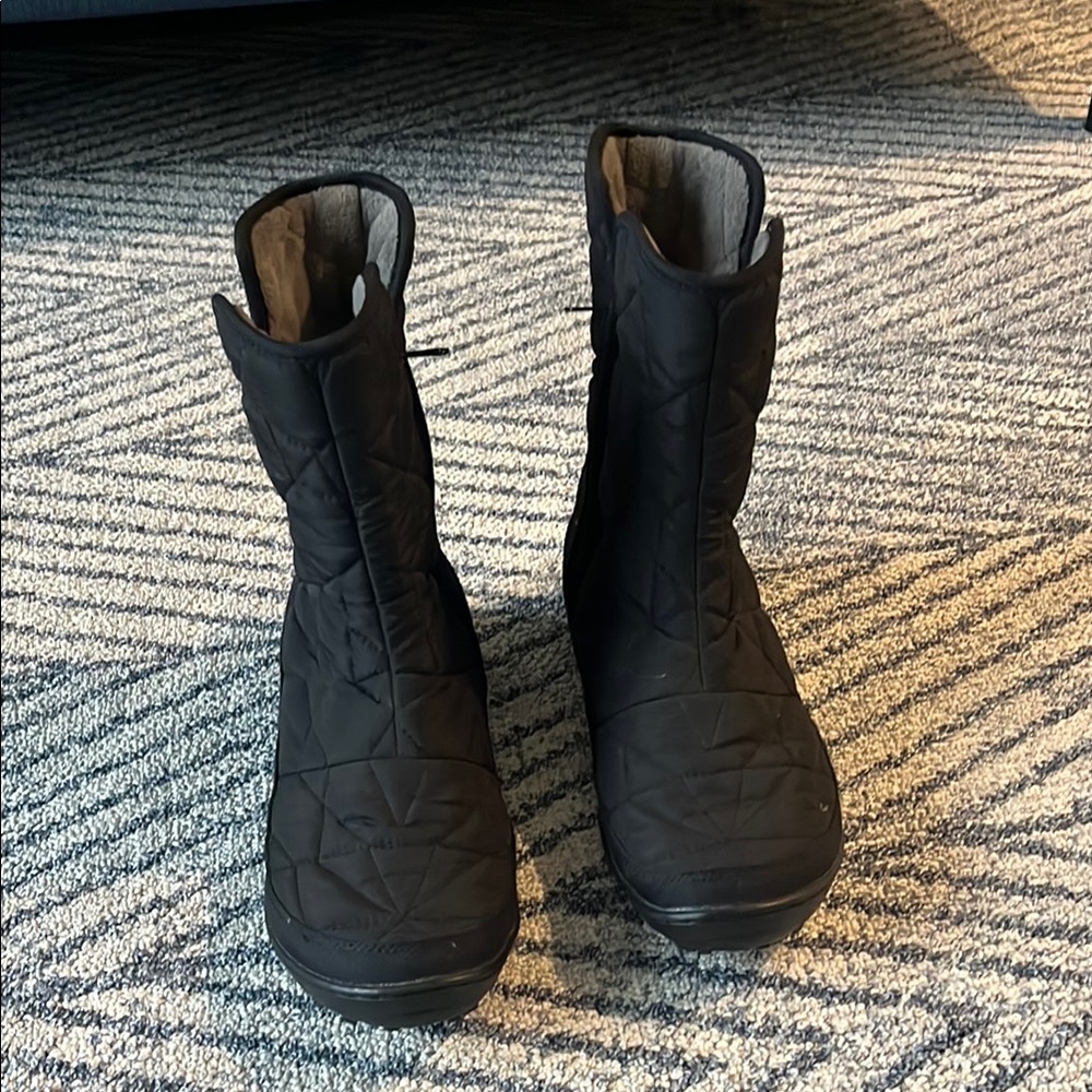 Columbia snow boots- waterproof
